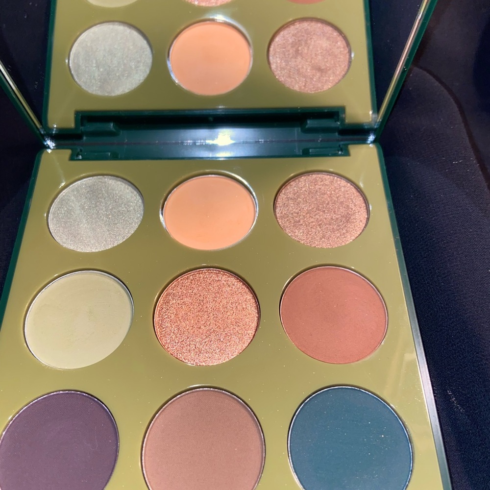 Morphe palette 9k Khaki colours